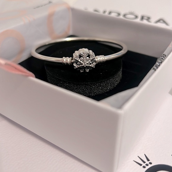 NEW PANDORA SNOWFLAKE BANGLE | LIMITED EDITION - Picture 2 of 3